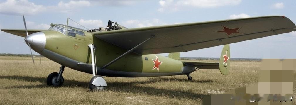1941年秋天，由于苏联军队需要一款介于里-2和U-2之间的能够执行运输任务的飞