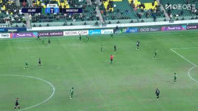 亚冠中超球队是彻底没戏了，本身实力就差不说，裁判真的太明目张胆地作怪了，你看着两