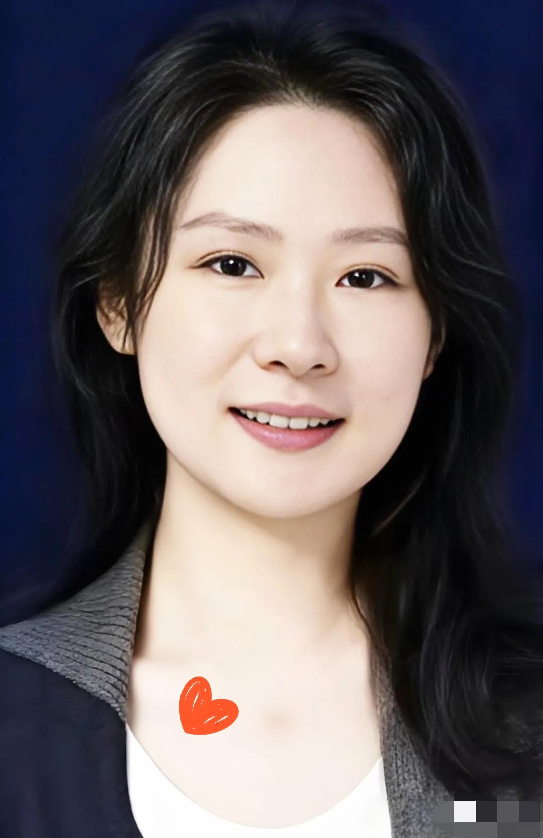 学历亮眼、外形出众，本是女孩子靠自己拼来的优势，没想到反而成了职场里的麻烦。唐婵