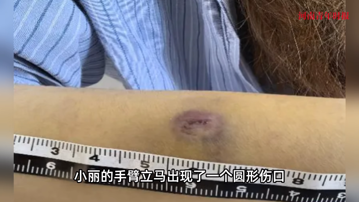 “大快人心！”5月23日，浙江杭州，一男子在路口等红绿灯时，为了追求刺激，竟拿出