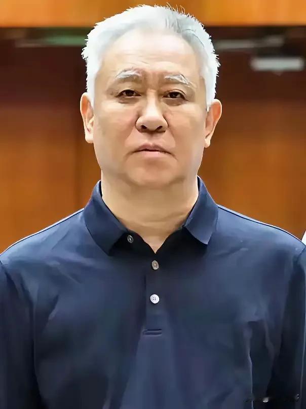 想想2万亿的价值，每天花10万要5万年才花得完！想想2万亿的窟窿，背后是数百万