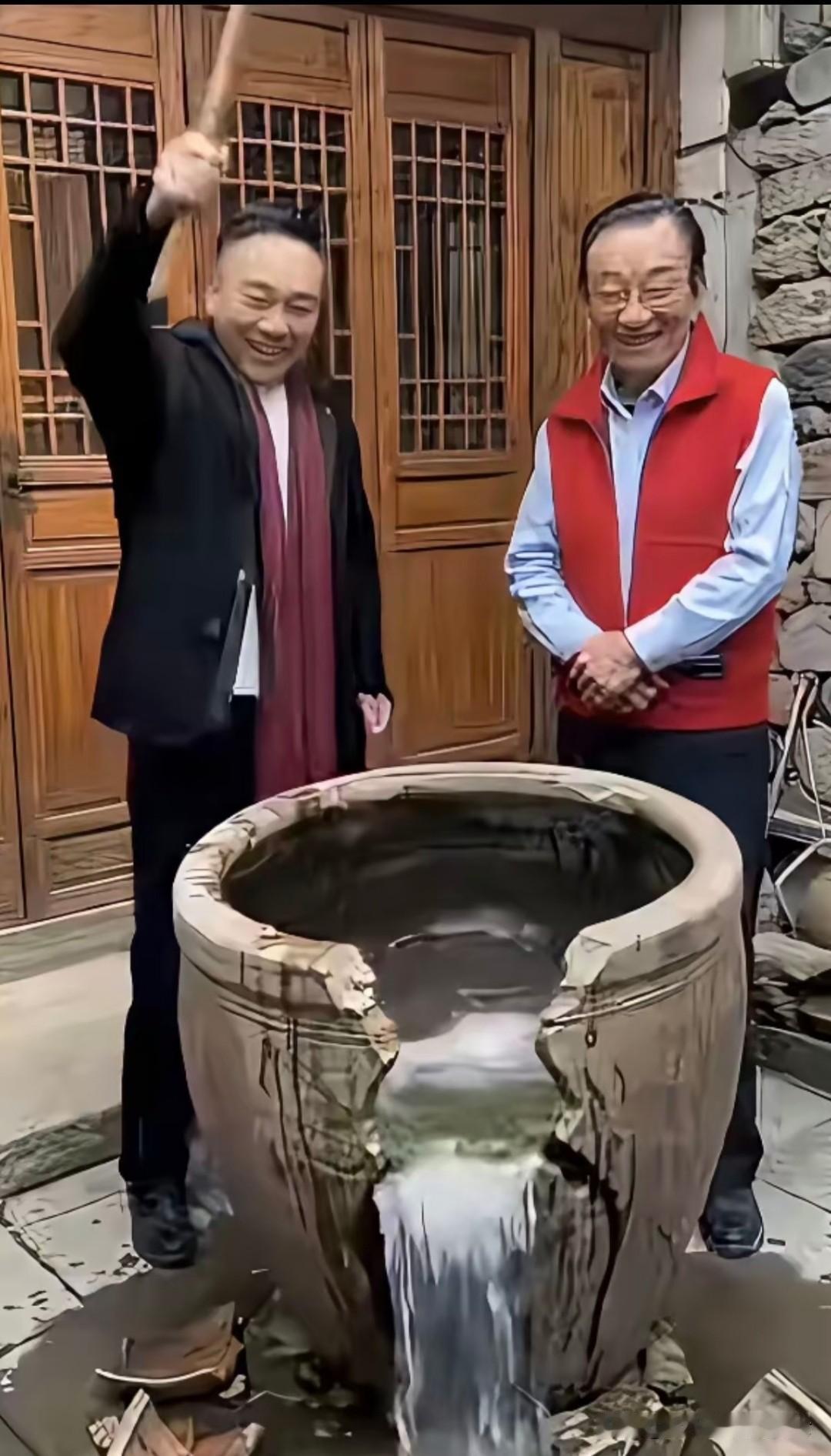 这两人可真够闹腾的，老郭心里苦啊[捂脸哭][捂脸哭][捂脸哭]
