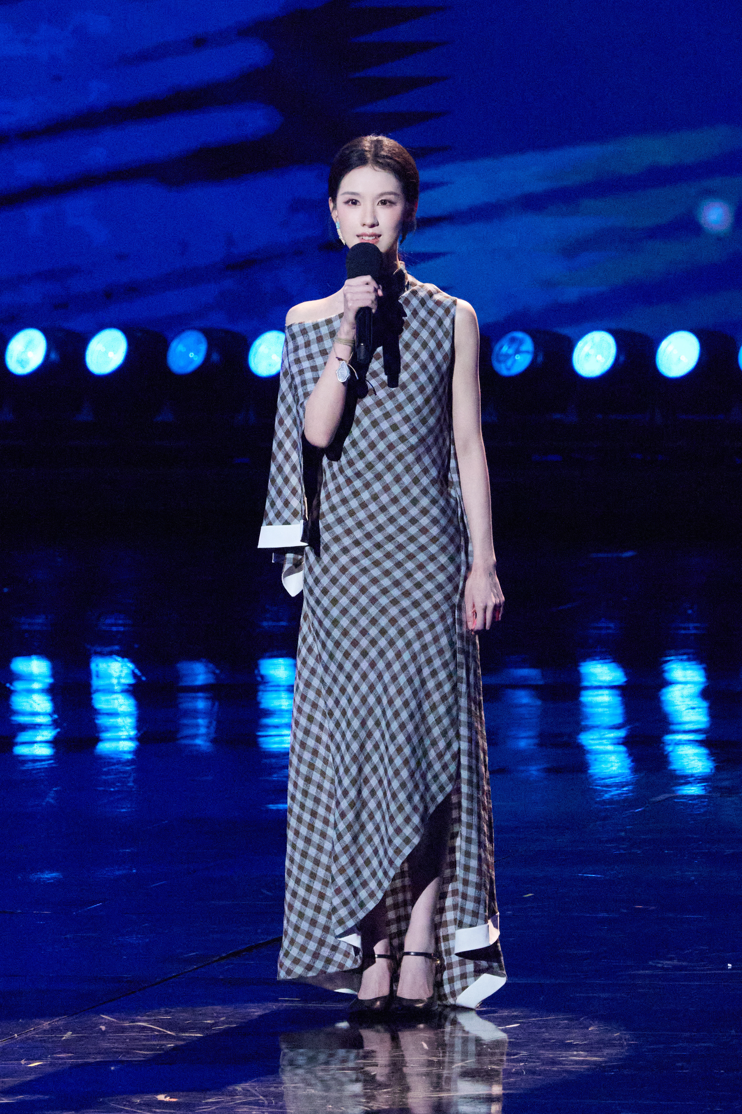 陈都灵微博之夜让火箭“回家”，是写给宇宙最深情的开源诗篇。勇敢飞翔，平稳落地，