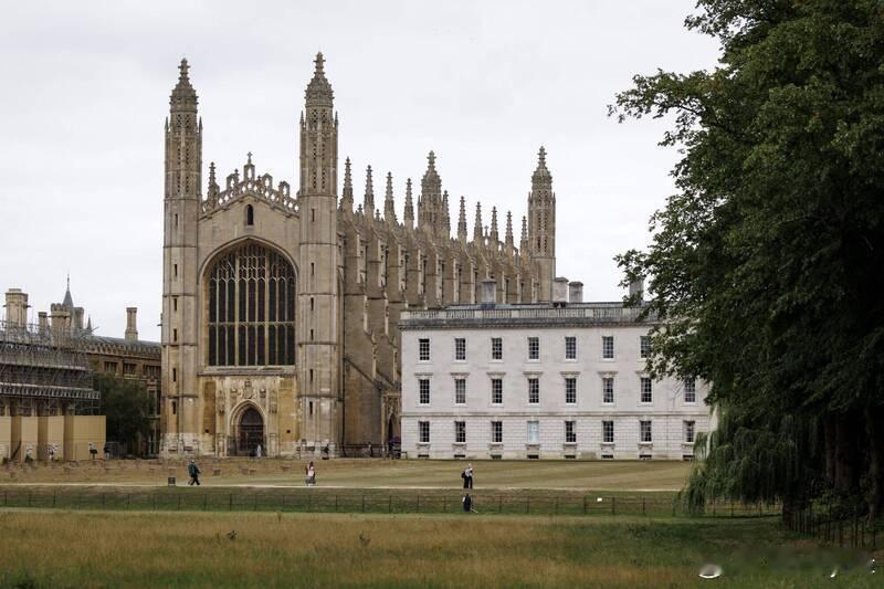 【英国大学排名出炉：牛津、剑桥首次双双跌出前三】海外新鲜事《泰晤士报》日前公布