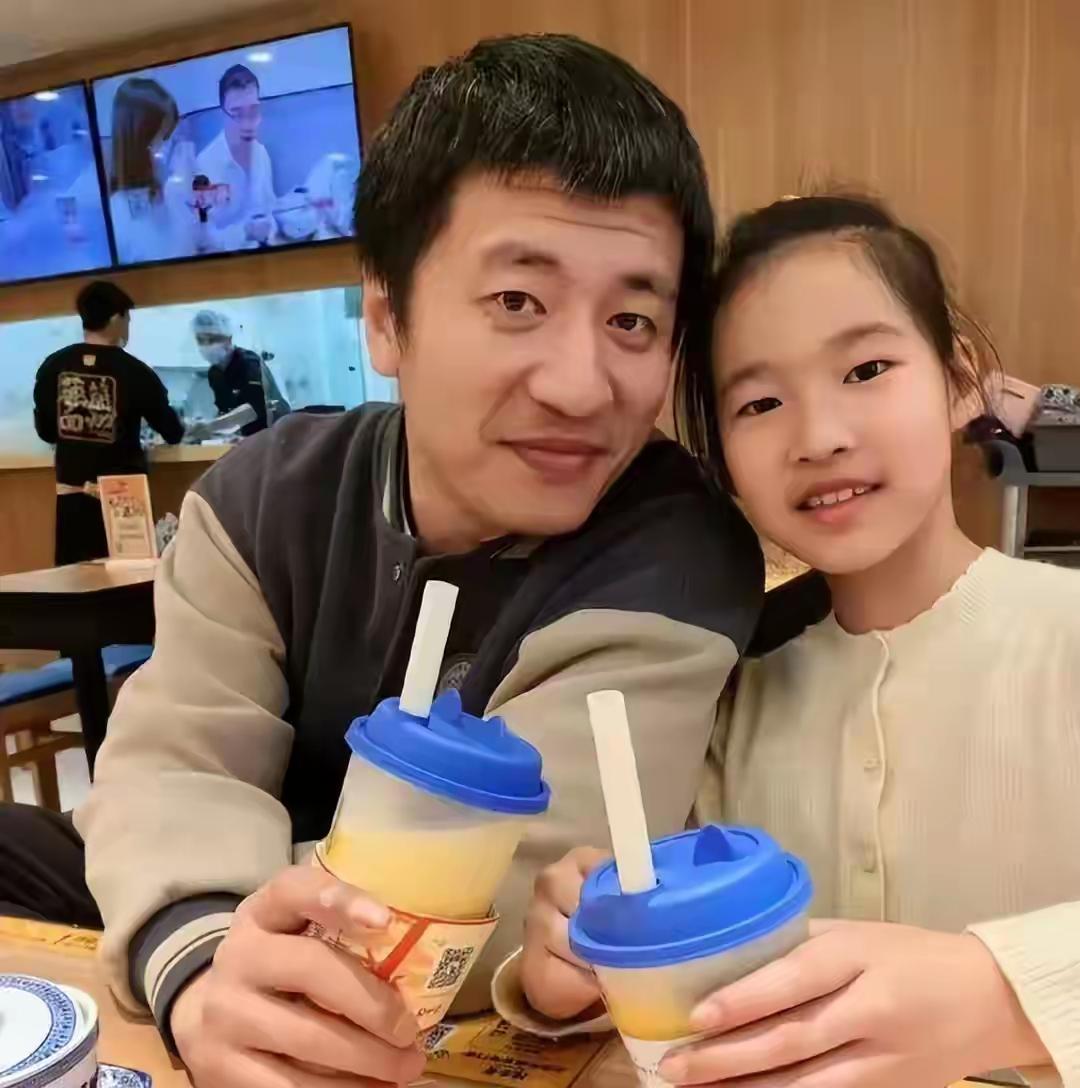 武亮整理张老师衣物时看到一个字，唉！真是一声叹息！张老师离开已经5期了。好多