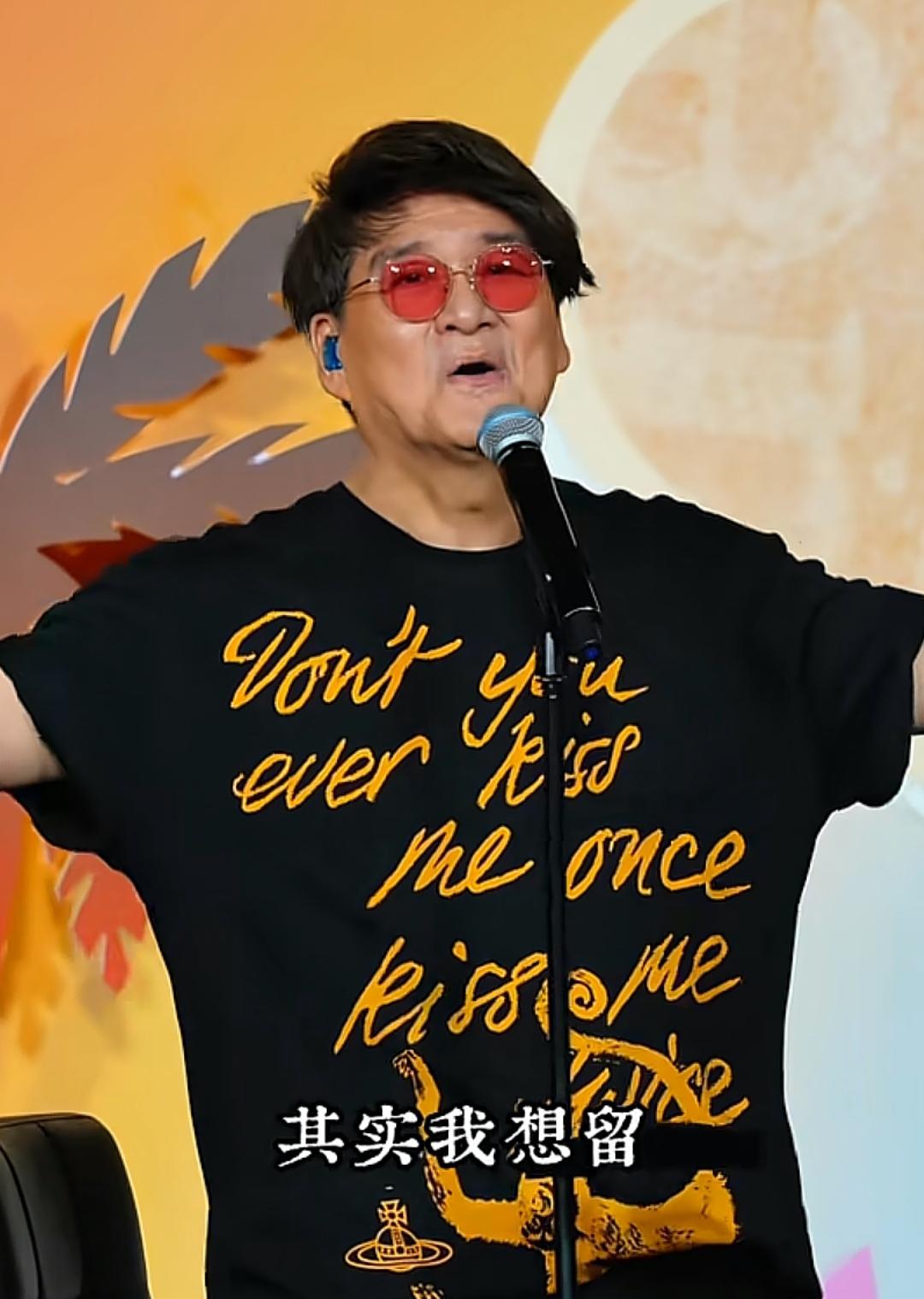 周华健说，年轻的时候，有一段时间，出演了很多港片。周华健虽然是歌手出道