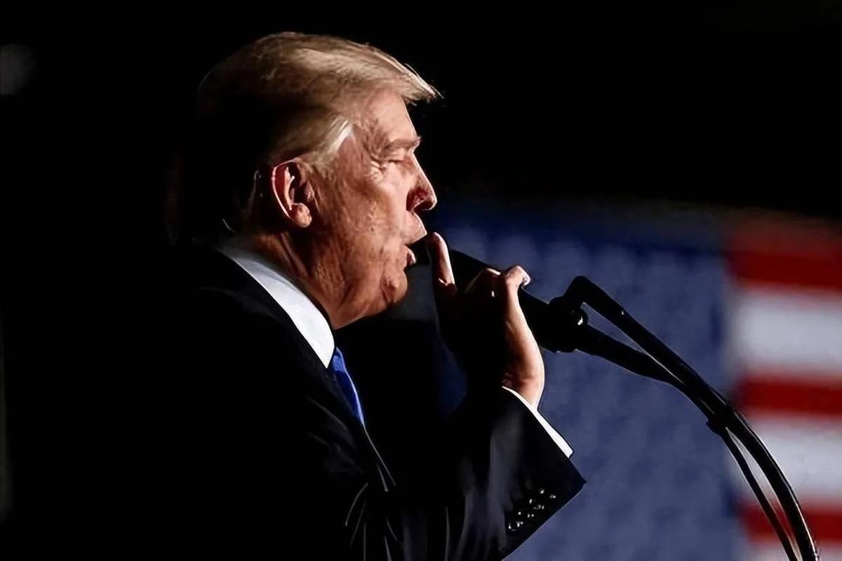 德国《每日镜报》网站发表了题为《无德强权：特朗普正在摧毁美国的灵魂》的文章，对美