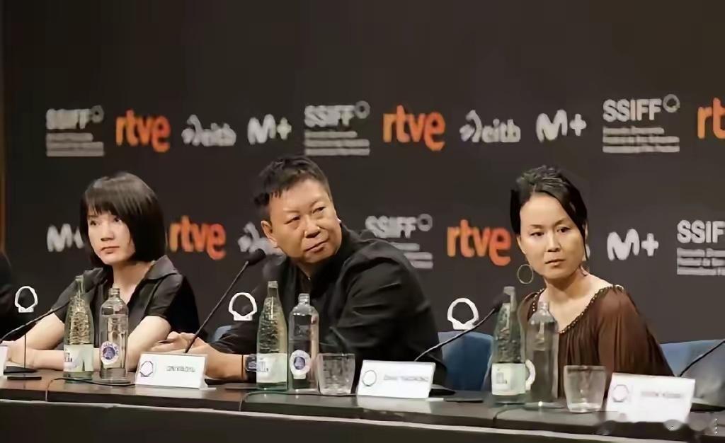 真让活久见给碰上了，杀人犯亲自上阵演自己的“杀人案”，这剧组是脑子被门挤了，还是