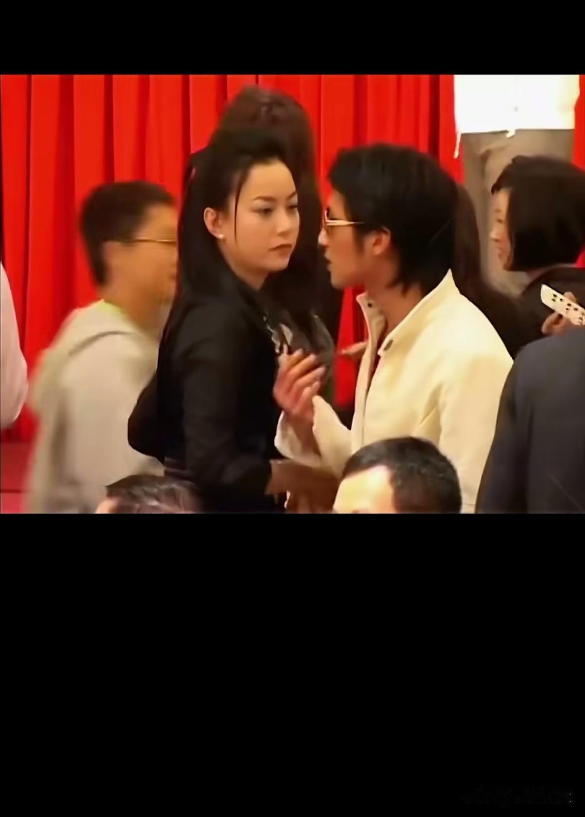 当年霍汶希和谢霆锋挺挺登对的，郎才女貌，两个人也情投意合，想不通怎么就跟王
