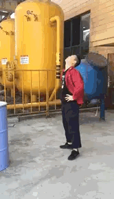 栽在了井盖儿上