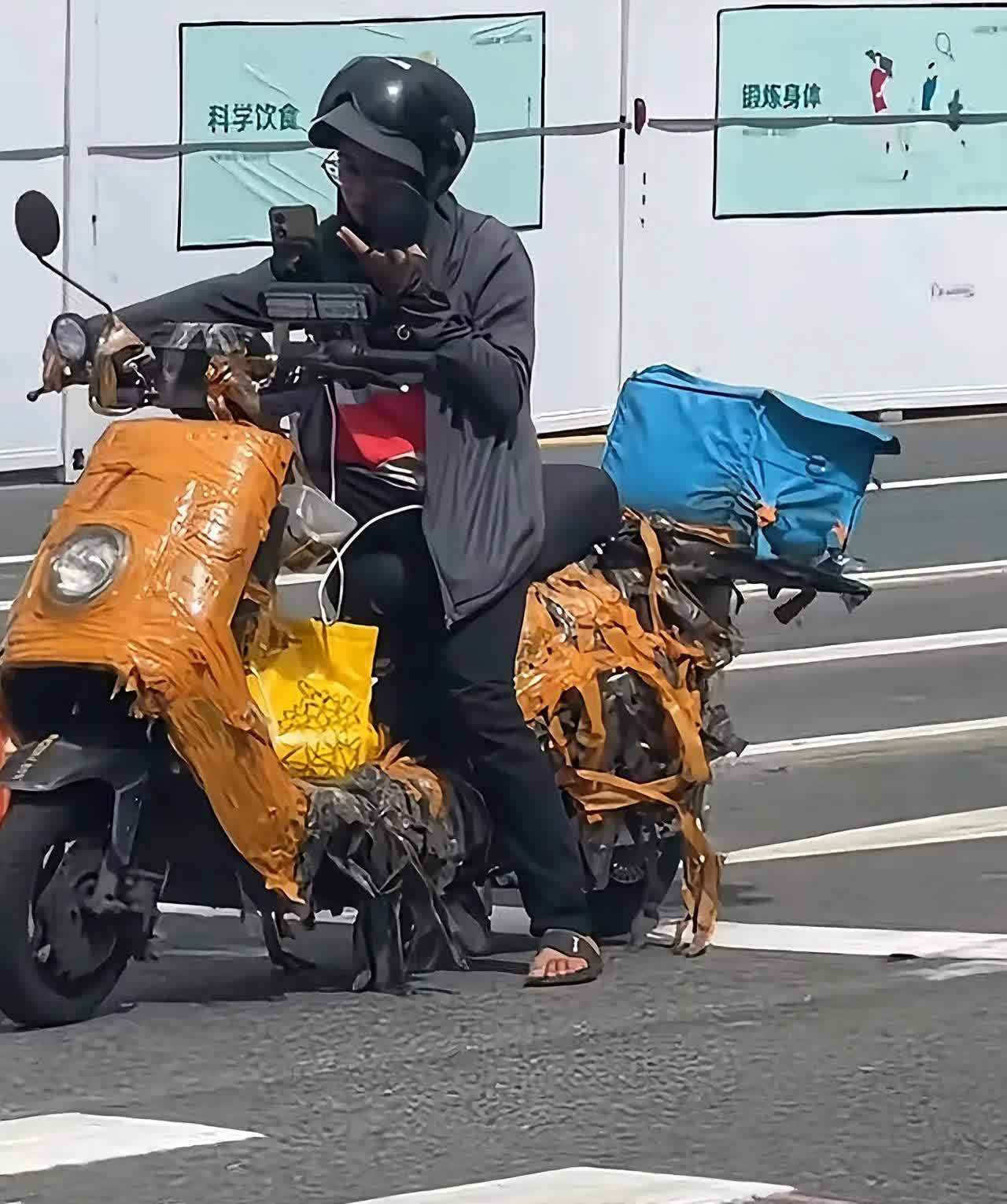 就凭他这张车就知道，他肯定是“单王”