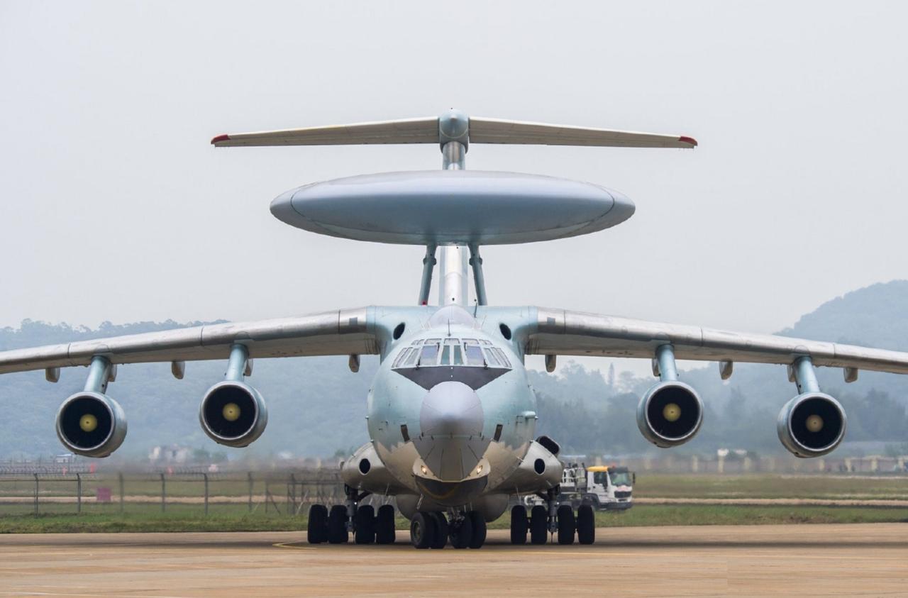 朝鲜突然公布多种战机导弹，以