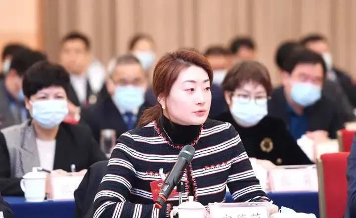 宗馥莉母女二人太好说话了，导致叔叔和外室蹬鼻子上脸，跑来欺负这娘俩。宗庆后给自