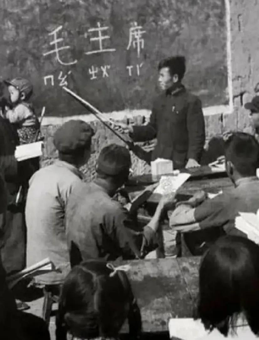 毛主席：“提高要以普及为基础。”