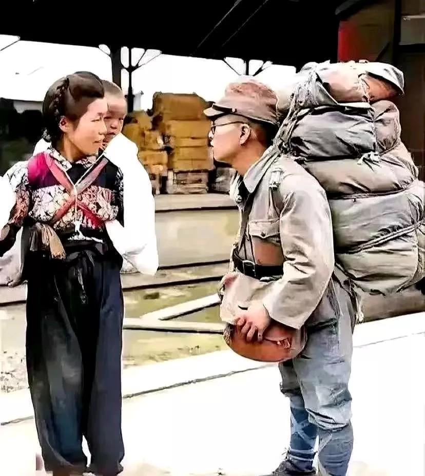 日本女人把身体卖了换军费的细节，比任何口号都扎心。​她们写信让男友“灭了那里