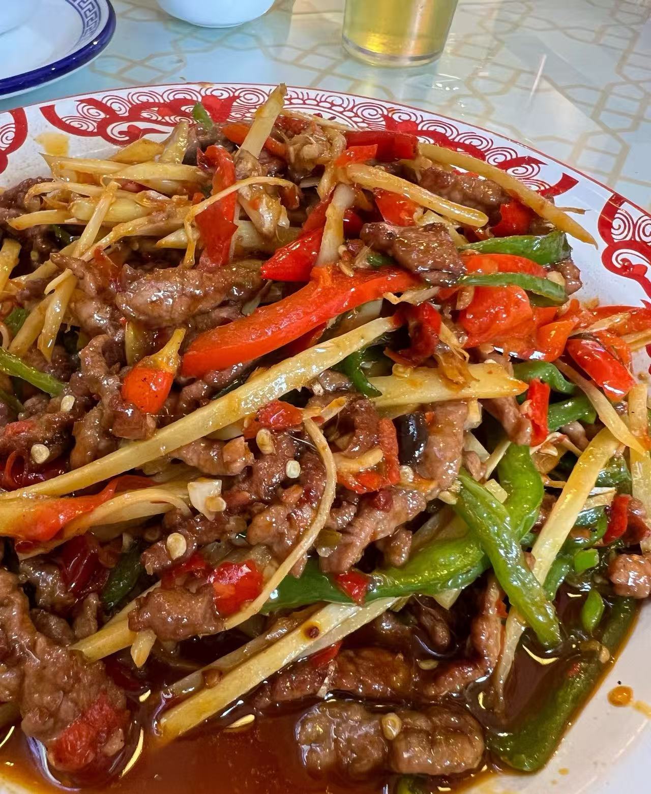 四川成都寻美味，自贡特色菜小店好好吃！