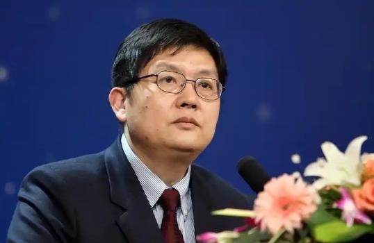 中方呼吁谨慎前往日本，然而复旦大学的冯玮却在此时，高调推荐中国学生去日本，并把这