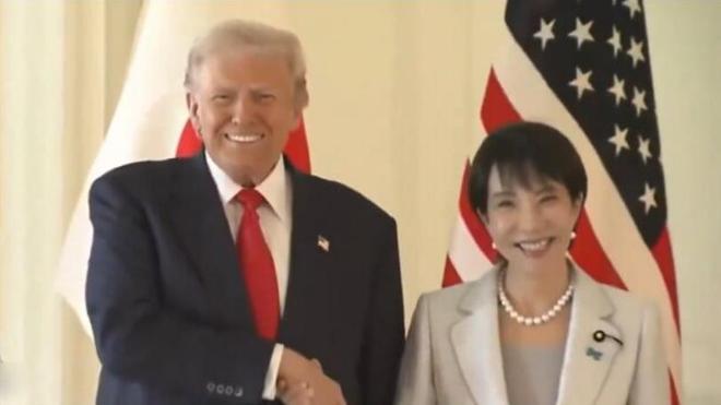 高市早苗拦也没用，特朗普硬要制裁！ 10月11日，日本共同社捅出一条消息，外