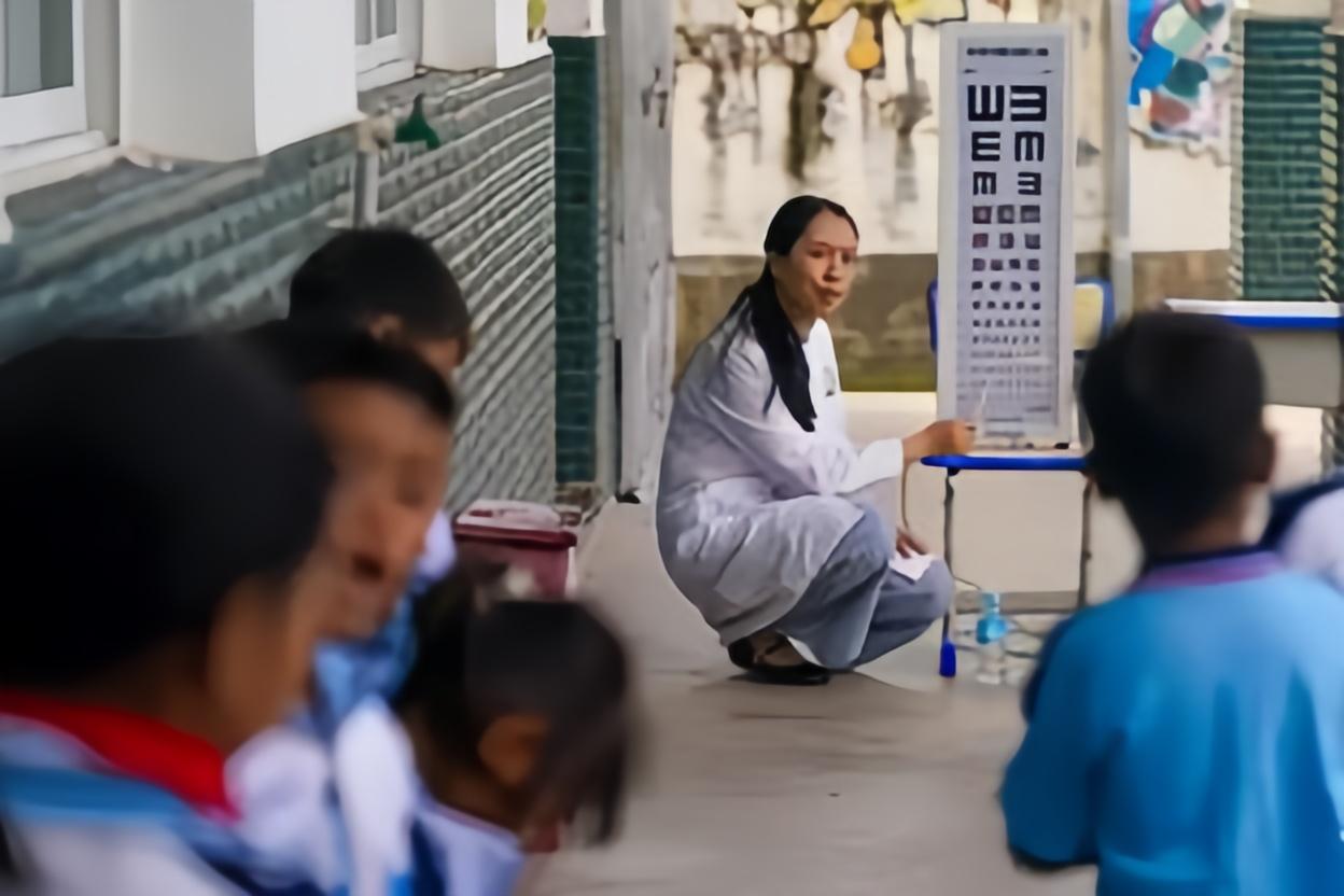 323个娃，0个近视！云南又爆出两所“零近视”小学，消息一出，家长群直接炸锅：我