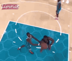 很久没看到这么激烈的打架冲突了！现在球迷对比赛似乎都不感兴趣，稍微有点身体接触