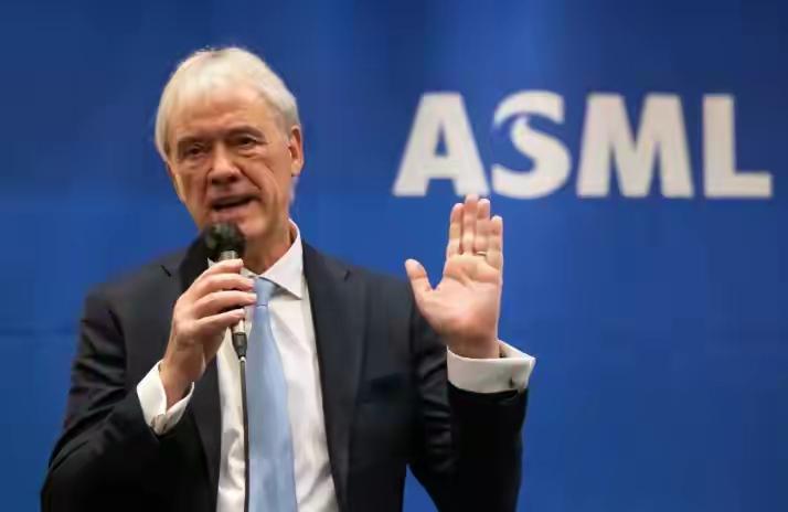 美专家：中国人不可怕，可怕的是他们买了光刻机，却不用来造芯片美专家（《芯片战