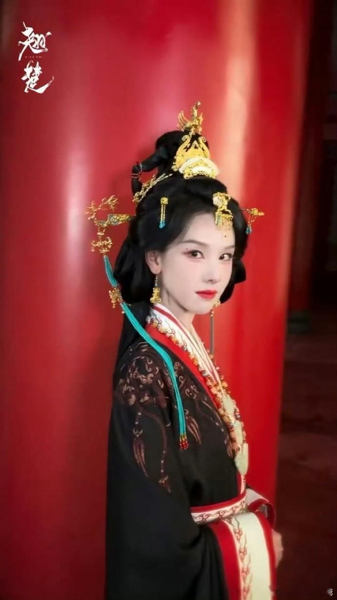 陈都灵和孟子义，完美诠释双强角色。​​​