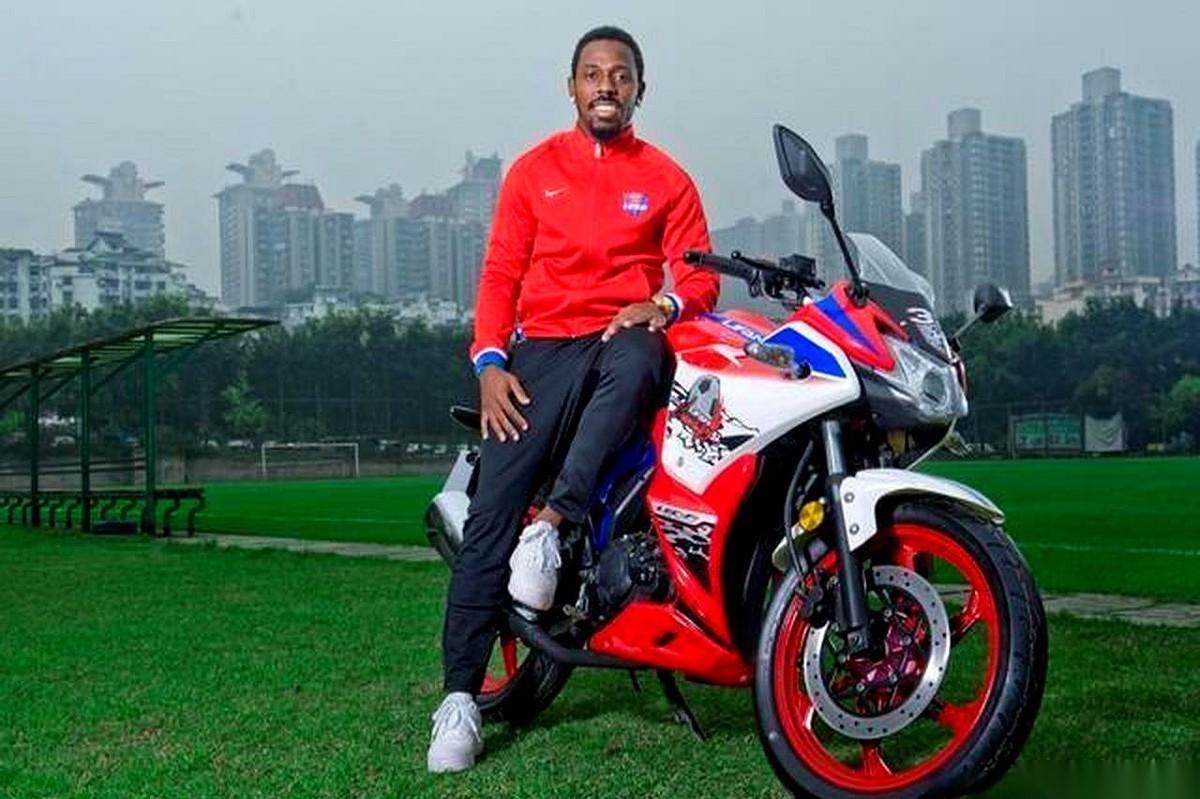 中超有些外援的剧本，真是自己把自己给演砸了。刚踢出点名堂，就敢跟泰山队叫板，撂