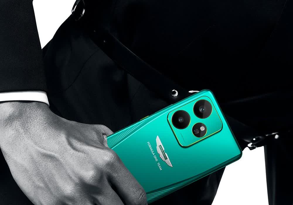 7200mAh+24GB+1TB，真我刚发布的新机，实力太强了真我GT7系列