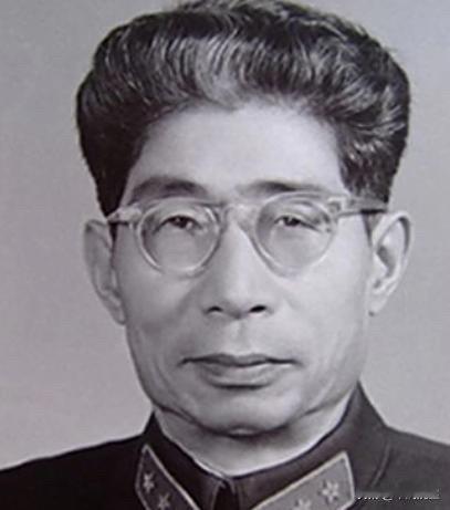 1967年，许世友到北京开会，一开国上将笑着和他打招呼，他理都不理，对方