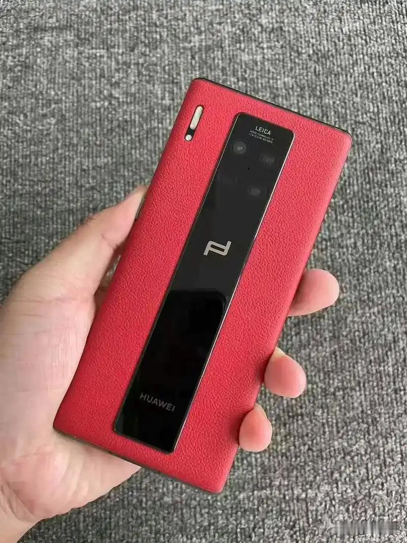 华为，这波的富贵，这波广告接住了。一花粉，nate30保时捷版机主，不小心把手机