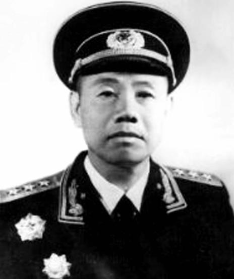 能见毛主席，八路军旅长很激动，见面后问：能给我报销200块吗？这名旅长是王宏坤同