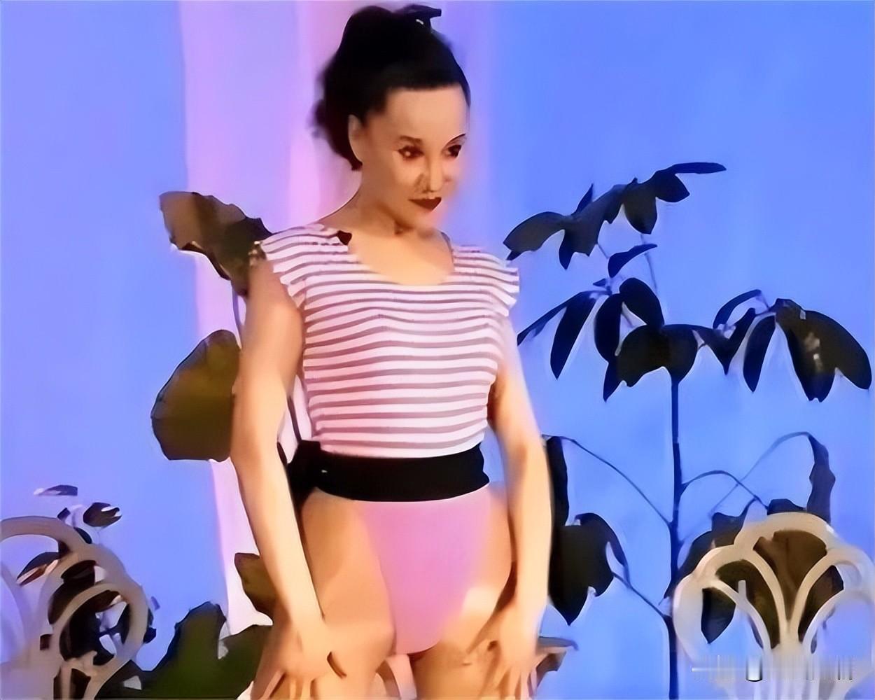 估计只有五十岁以上的人还记得她。马华，中国早期大众健美操推广人。1990年起