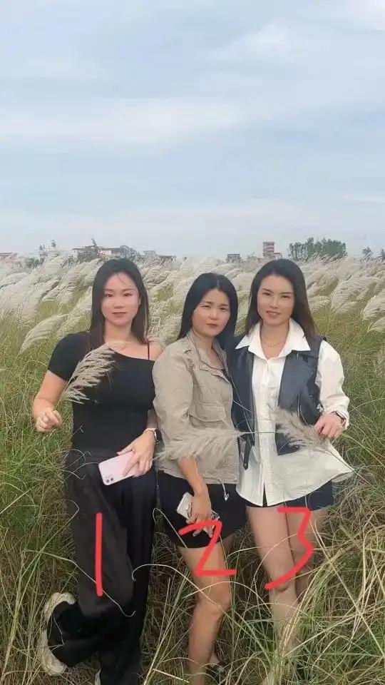 村里的三大美女，看完照片后你会选谁？