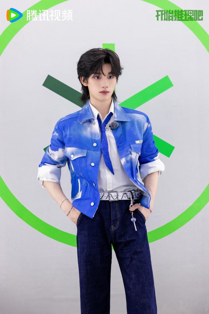 丁程鑫松弛不了一点丁程鑫手动给刘宇宁收腰丁程鑫松弛不了一点，丁程鑫手动给刘宇宁收
