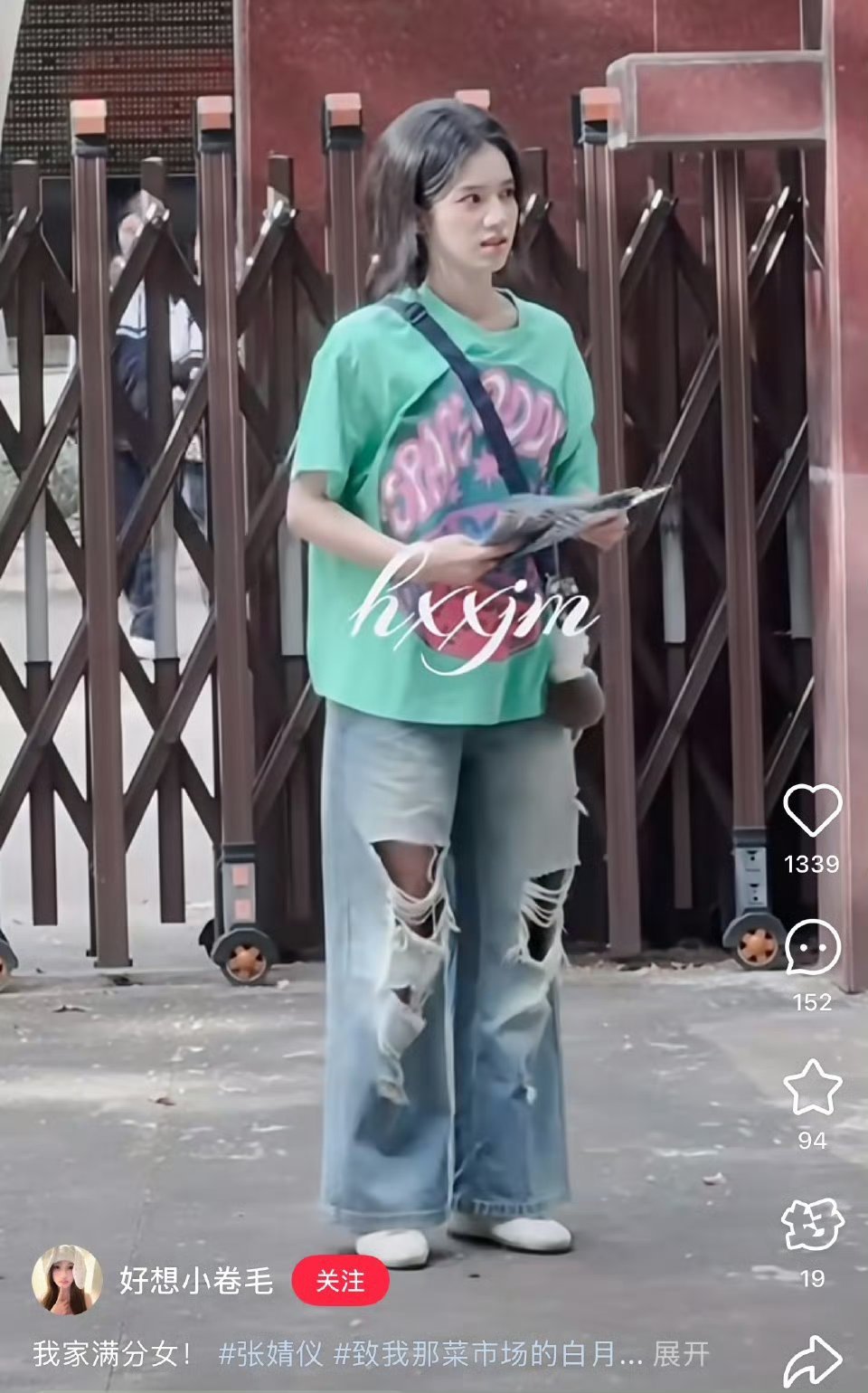 张婧仪新剧《致我菜市场的白月光》妆造…怎么感觉怪怪的，知道张婧仪好看，但是这造型