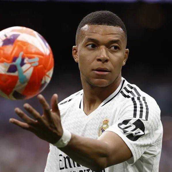 姆巴佩在皇马根本不跑动，就等楚阿梅尼给他填坑皇马客场爆冷负于马略卡后，西班牙六台