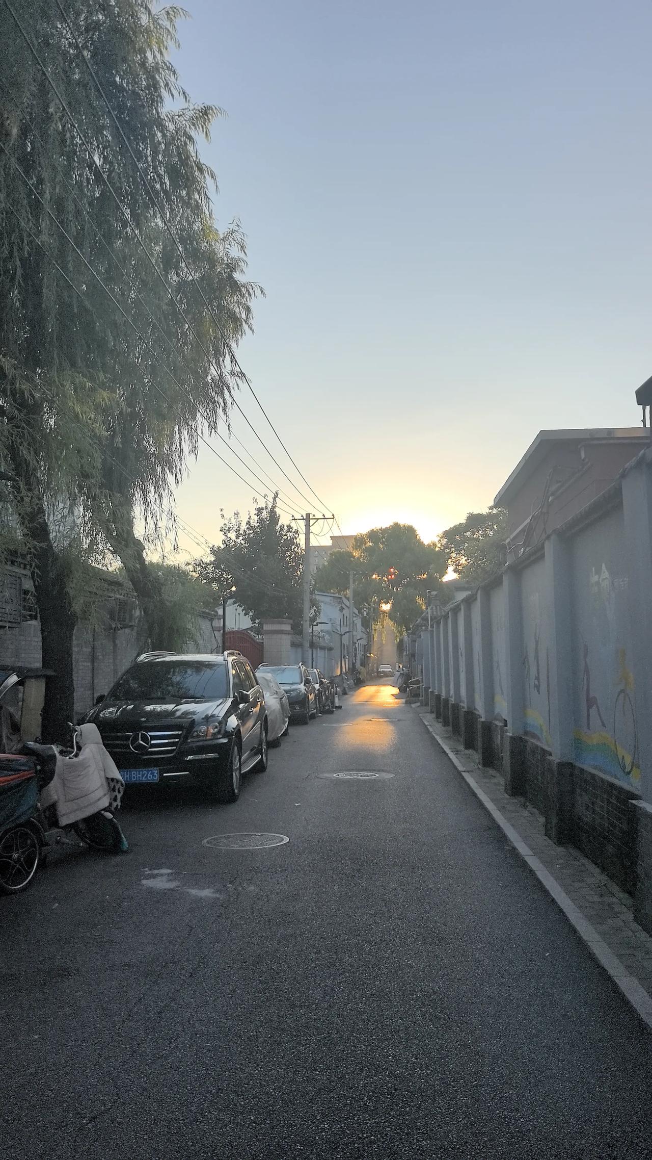聊聊我们家5个人的退休待遇，每月合计45900元，大家看看这个水平如何：外公：