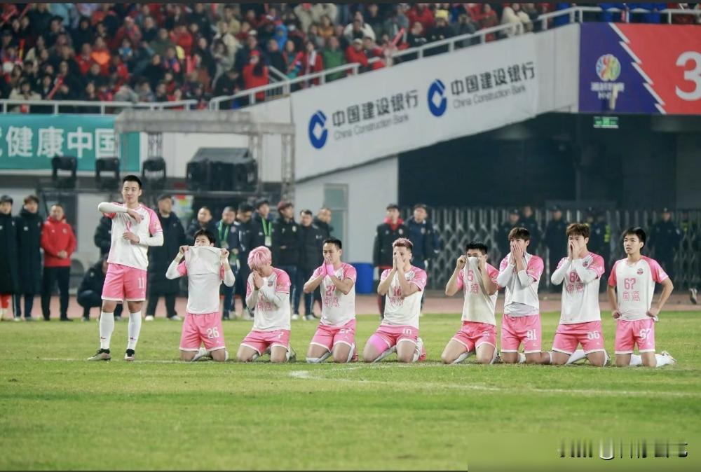 哭啥哭？不是常德队拿亚军遗憾，是这稳得能当传家宝的风格把我看笑了！赛季初喊保