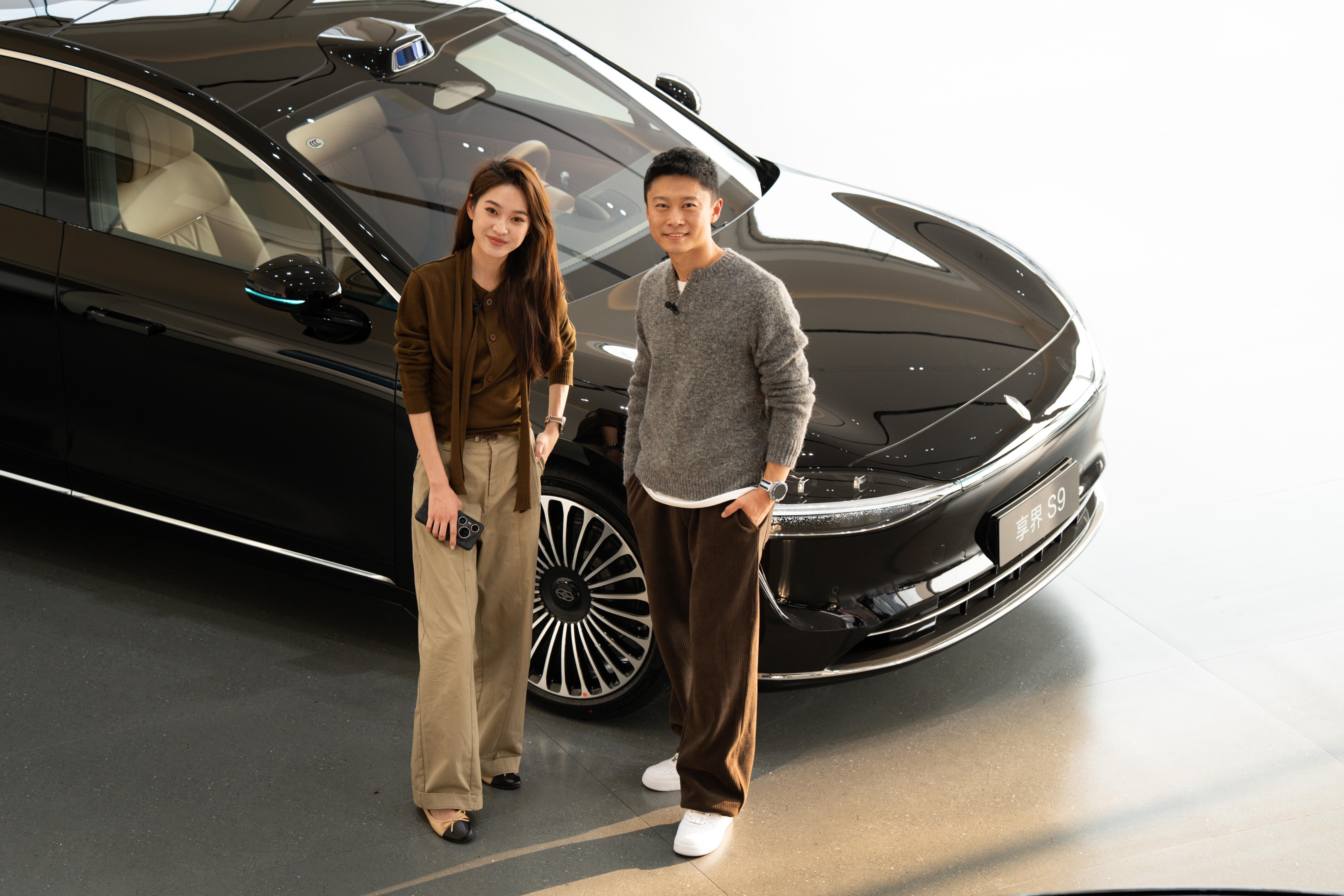 下班啦，这几天剪辑了一个访谈节目，多机位拍摄是真难剪辑呀，上一次这么麻烦还是我们