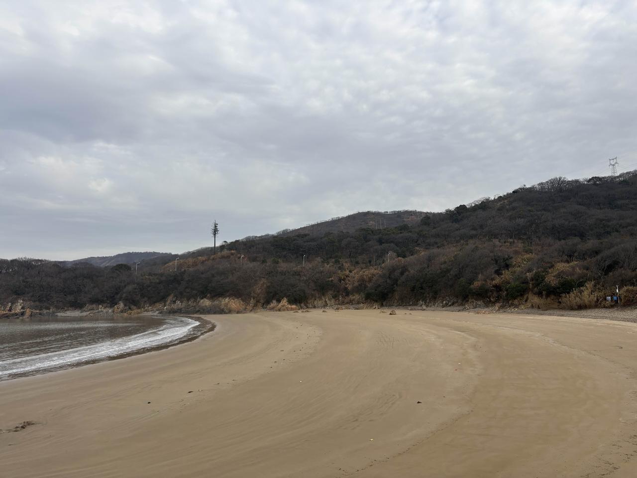 最近有两款固态电池新品落地，一款来自芬兰，一款来自国内，均已进入量产或交付阶段。