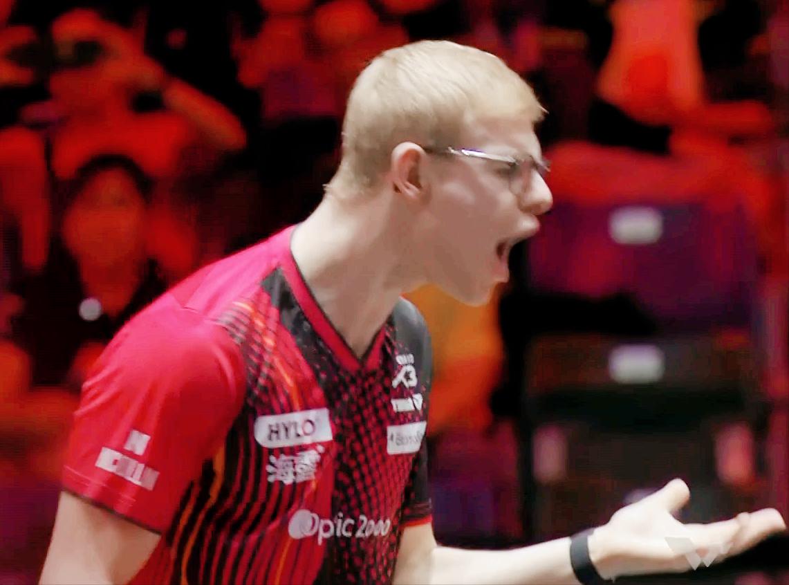 林诗栋2:4输给F勒布伦我认，但是小布第一局那声大吼，裁判为什么不给黄牌？