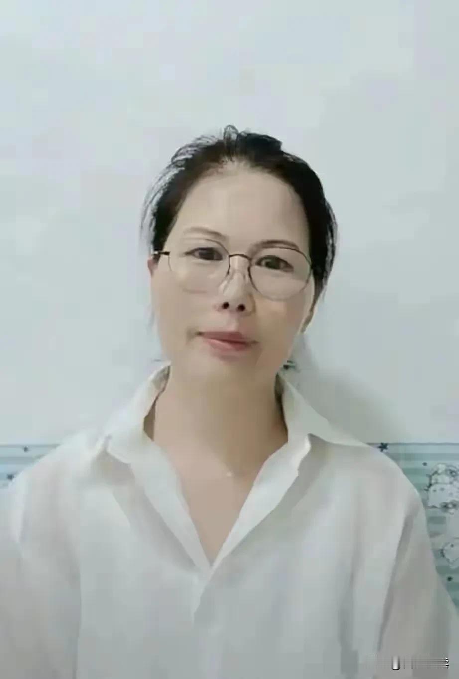 真是人怕出名猪怕壮小杨阿姨也是实诚人汪小菲在湾湾家里直播说一个孩子病了发