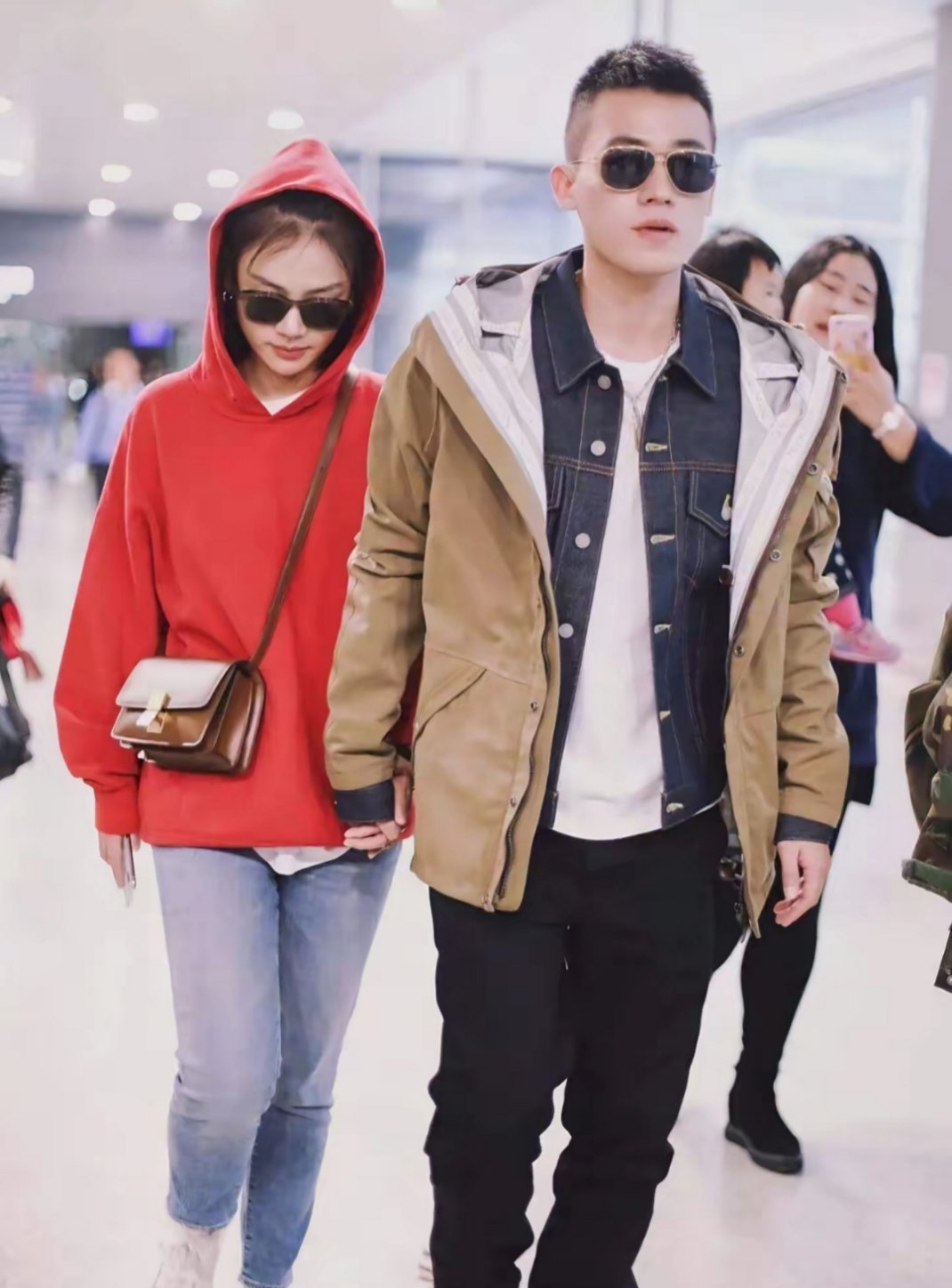 欧豪在看马思纯吗虽然我想说都过去式了，不要搞了好不好，但我还是觉得他们好配[哭哭]