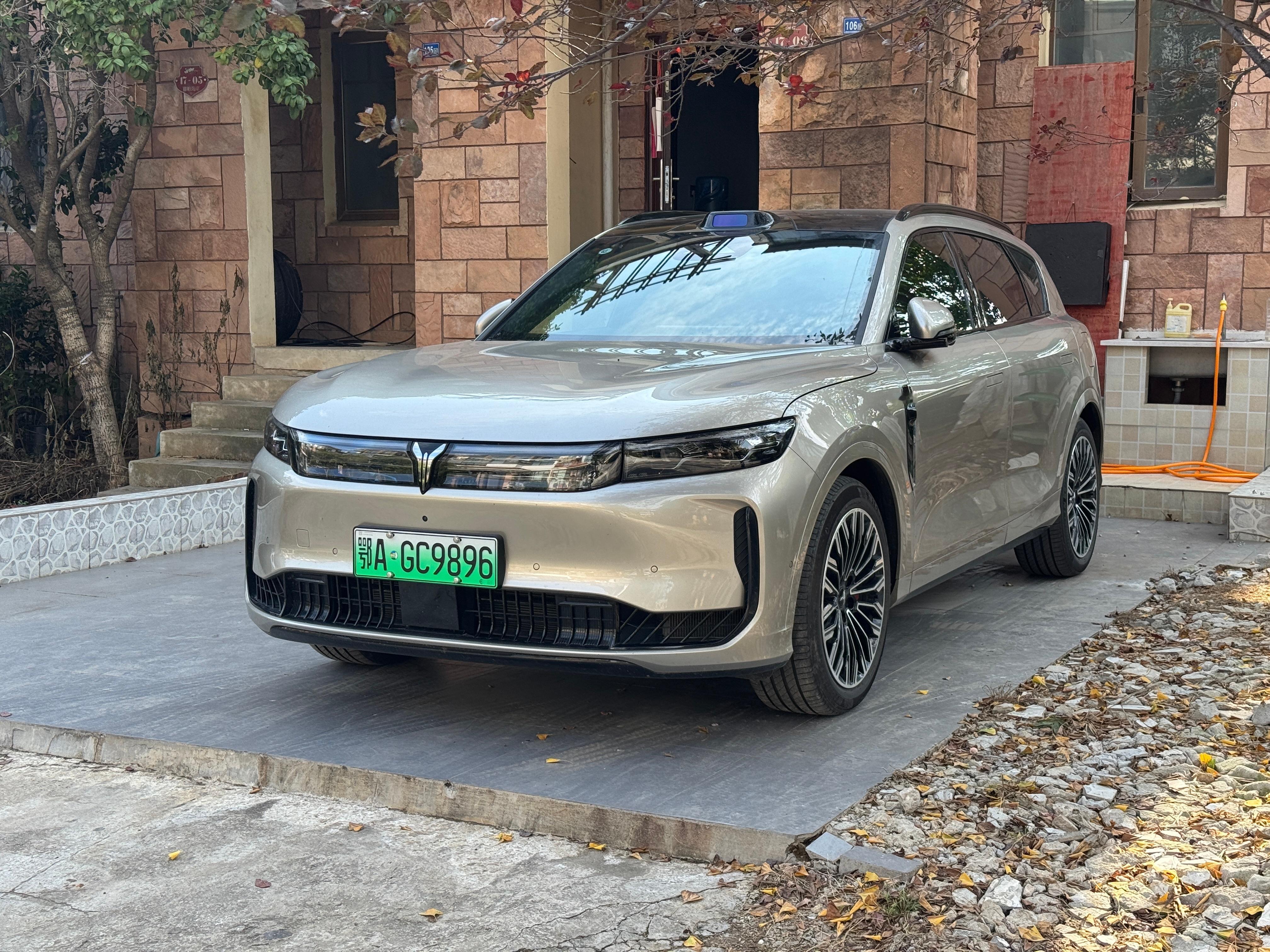 这两个车前脸一样？怕不是瞎​​​