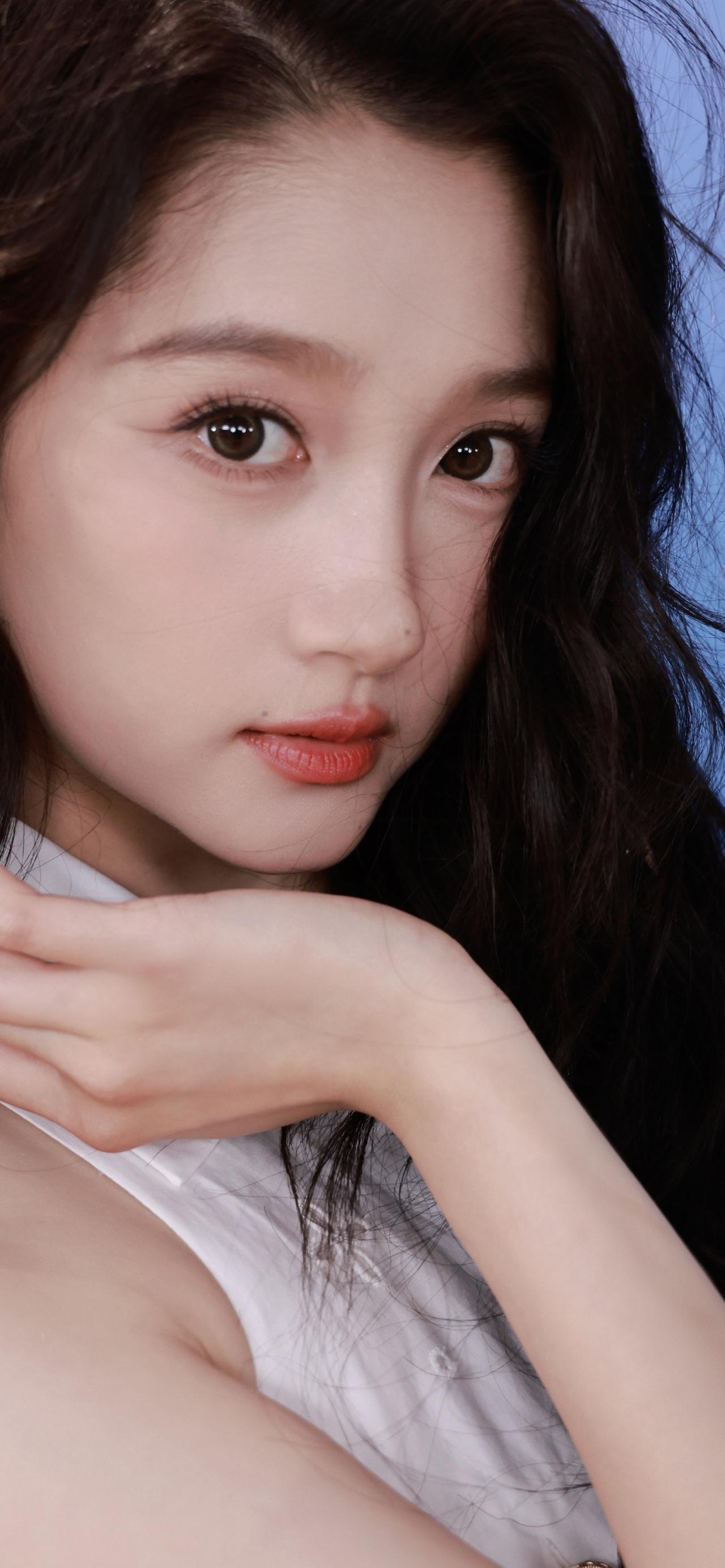 美女壁纸-第6086期-关晓彤