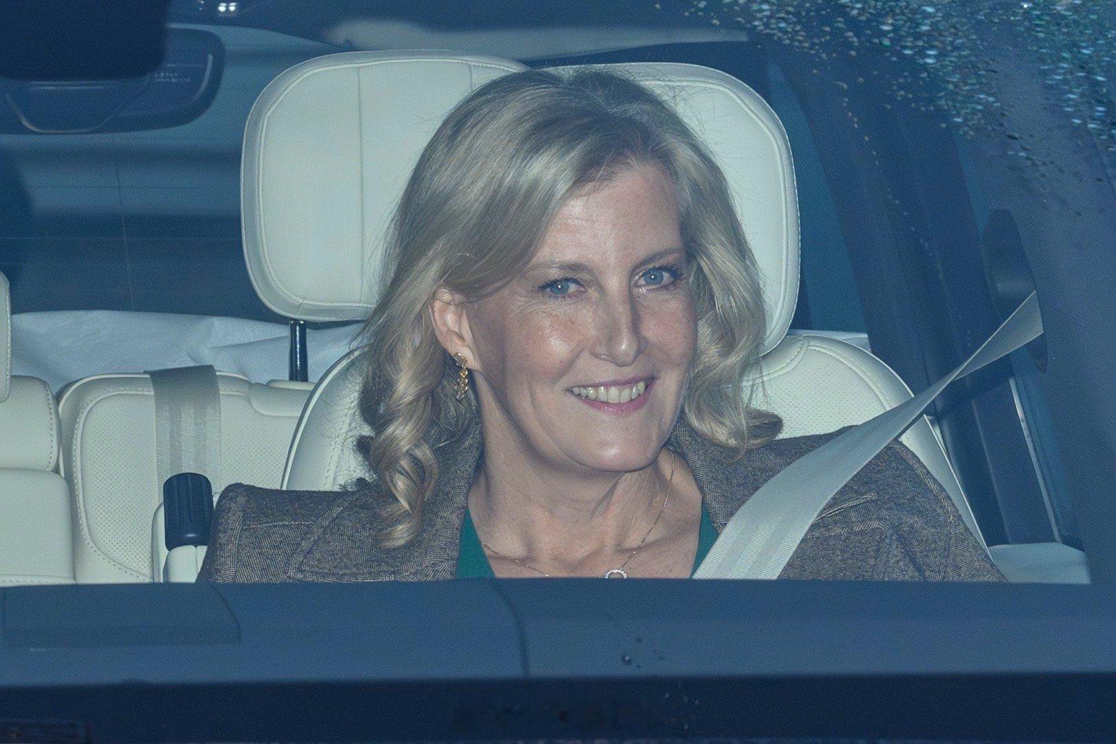 英国王室值得一提的是，根据公务日志，爱丁堡公爵夫人苏菲12月15日是在英属奥