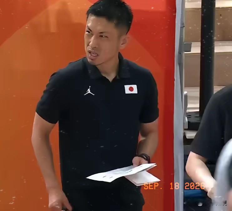 日本男篮教练谈战胜中国男篮：“这个结果。”“其实我们赛前没有想到。”“不过