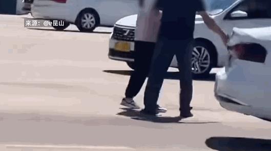 “这种人绝对不能让她上路！”7月8日，内蒙古，一女子报名在驾校里学车，谁知却和教