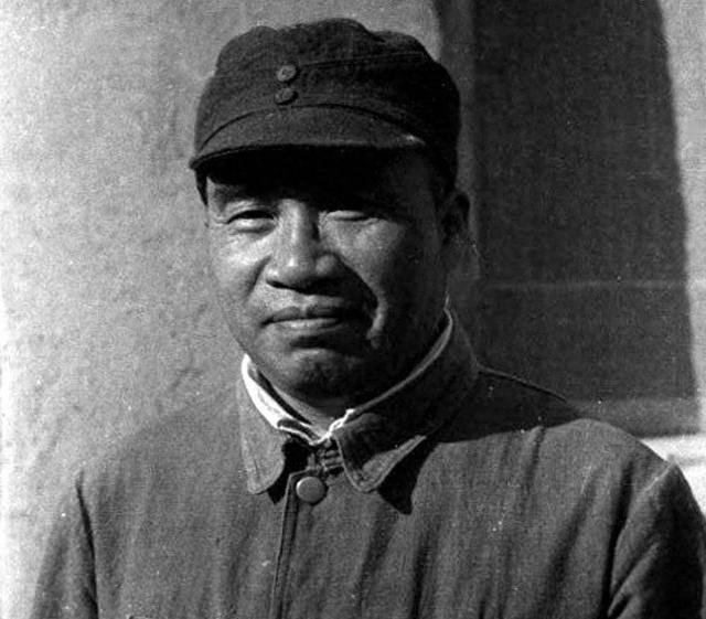 1928年，蒋介石急令范石生逮捕朱德，范石生却当着朱德、陈毅的面，把告密者丁煦击