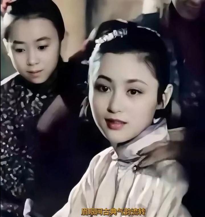 那个没有美颜滤镜的年代，丁岚在《少林寺》里的惊鸿一瞥，是多少人的“白月光”。如